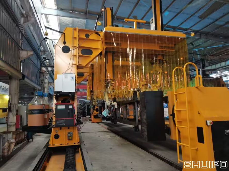 車(chē)架焊接機(jī)器人焊接工作站2 車(chē)架焊接機(jī)器人焊接工作站2